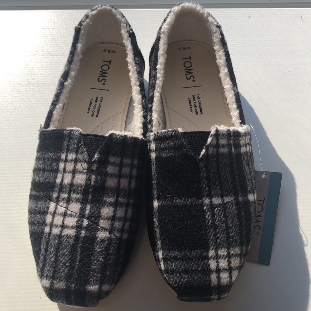 TOMS Belmont Black & White Plaid/ Faux Shearling Size 6.5